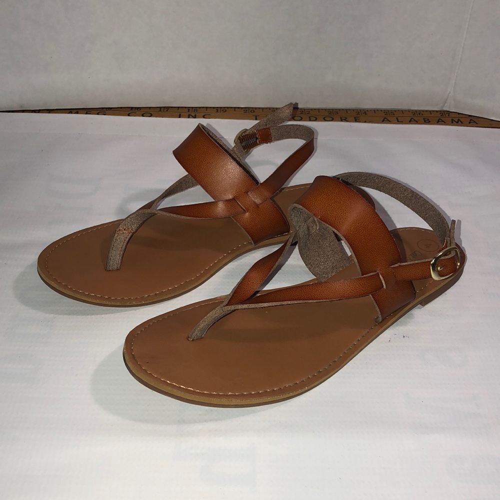 Thong sandals